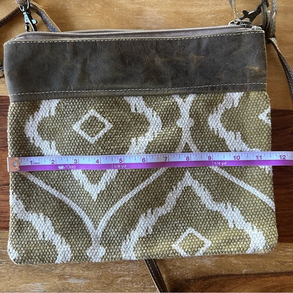 Myra Bag Convertible Clutch Crossbody Bag - Picture 9 of 10